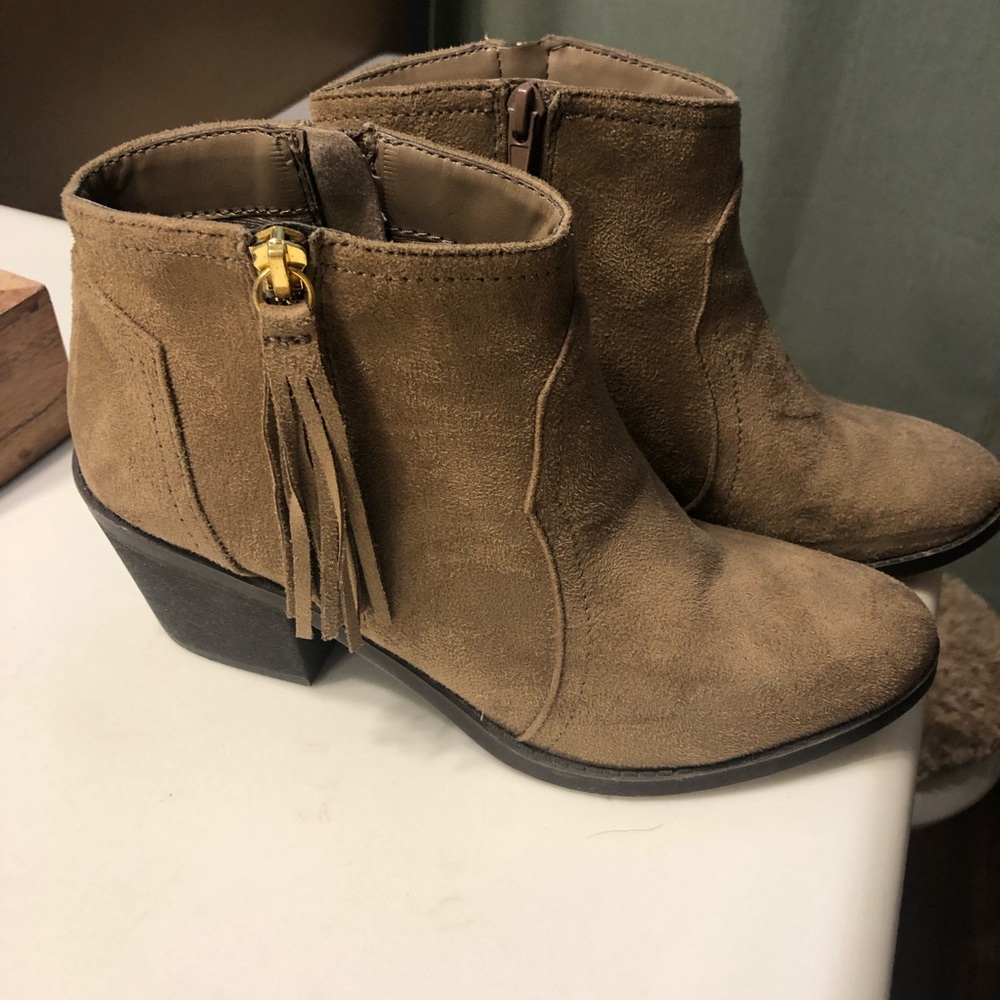 Ankle booties